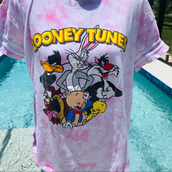 🥳🥳🥳SOLD🥳🥳🥳Looney Tunes Printed Tee⭐️ - Picture 2 of 5